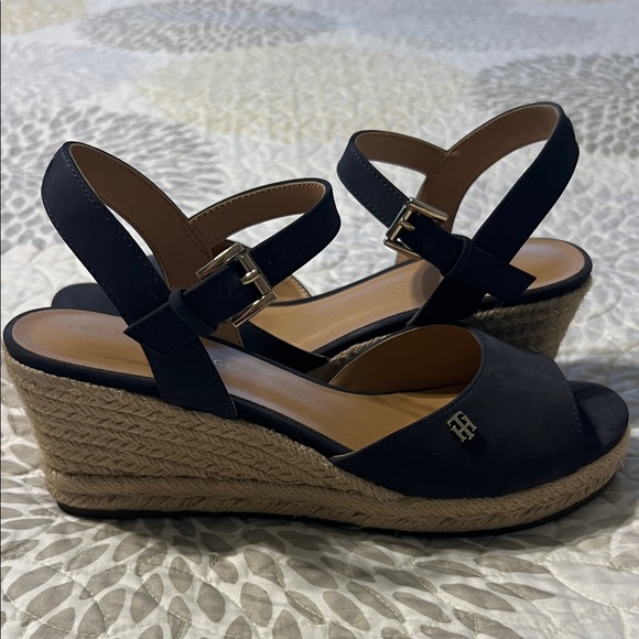 Tommy Hilfiger Black Wedge Sandals - Picture 1 of 3